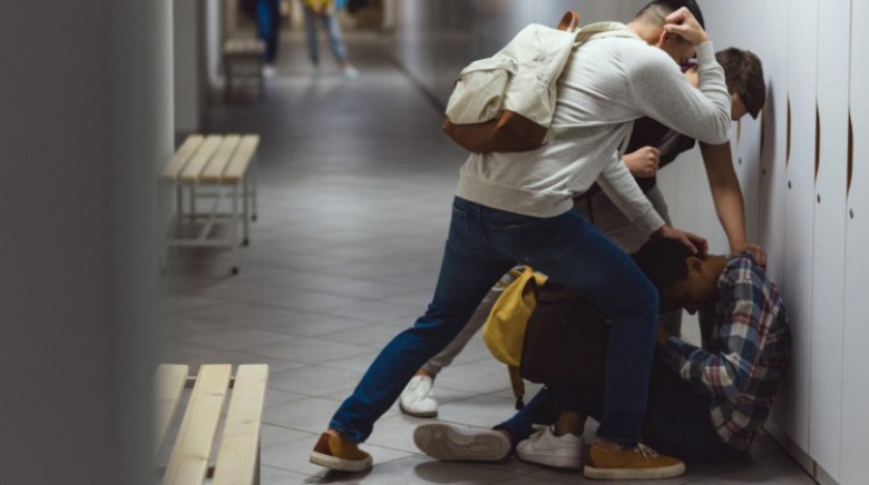 Ποιά είναι η  σημασία της ανάπτυξης μιας στάσης που θα πάρουμε για την καταπολέμησης της βίας.__ ΤΣΙΦΛΙΔΗΣ  Σ.  ΧΑΡΑΛΑΜΠΟΣ   -   ΕΚΠΑΙΔΕΥΤΙΚΟΣ - ΚΑΘΗΓΗΤΗΣ ΕΝΗΛΙΚΩΝ  __ '' TSIFLIDIS  SECURITY  SERVICES - T.S.S.''